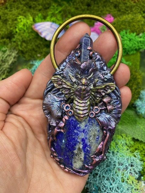 Golden Bee Talisman - Image 2